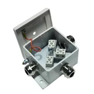 КМ-О (6к)-IP66, три ввода Коробка монтажная огнестойкая 80х80х68мм Гефест (Россия) КМ-О (6к)-IP66, три ввода - фото 627655