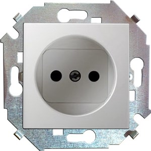 1591431-030 S15 Механизм розетки 1 гнездо без заземления, белый (уп.20шт.) Simon Electric (Россия) 1591431-030 - фото 631642