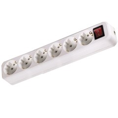 SQ1806-0040 Колодка розеточная 6 гнезд 2П+3 с выключателем 16А 250В белая (уп.6шт.) TDM SQ1806-0040