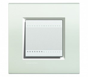 LNA4802BI LivingLight Рамка прямоугольная, 1 пост, цвет белый Bticino (Legrand) LNA4802BI