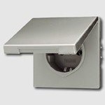 AL1520KL LS 990 Розетка с заземляющими контактами 16 А / 250 В~, с откидной крышкой Jung (Германия) AL1520KL