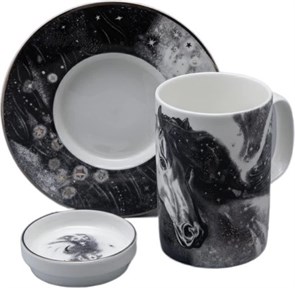 81.34276.00.1 Бокал с блюдцем и крышкой ИФЗ Top, Тотем. Чёрный мустанг, 390мл, подарочная упаковка, костяной фарфор 81.34276.00.1