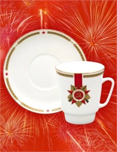 81.34115.00.1 Чашка с блюдцем кофейная ф. Майская рис. 80 лет Победы, ИФЗ 81.34115.00.1