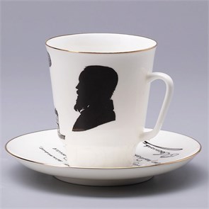 81.31158.00.1 Чашка с блюдцем 165 мл форма Майская рисунок Русские писатели Достоевский, ИФЗ 81.31158.00.1