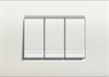 LNA4804BI LivingLight Рамка прямоугольная, 4 поста (итальянский стандарт), цвет белый Bticino (Legrand) LNA4804BI - фото 611505